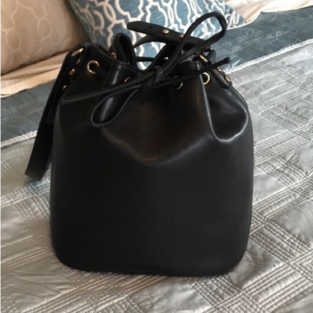 Urban Outfitters bucket bag